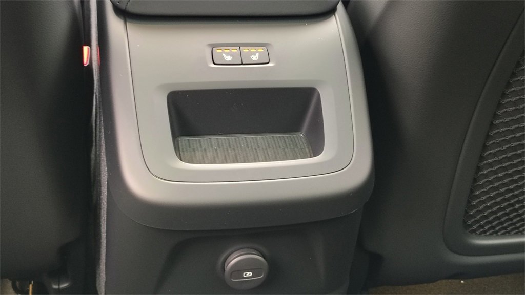 New 2026 Volvo XC60 T8 Plus w/ Protection Package Premier image 25