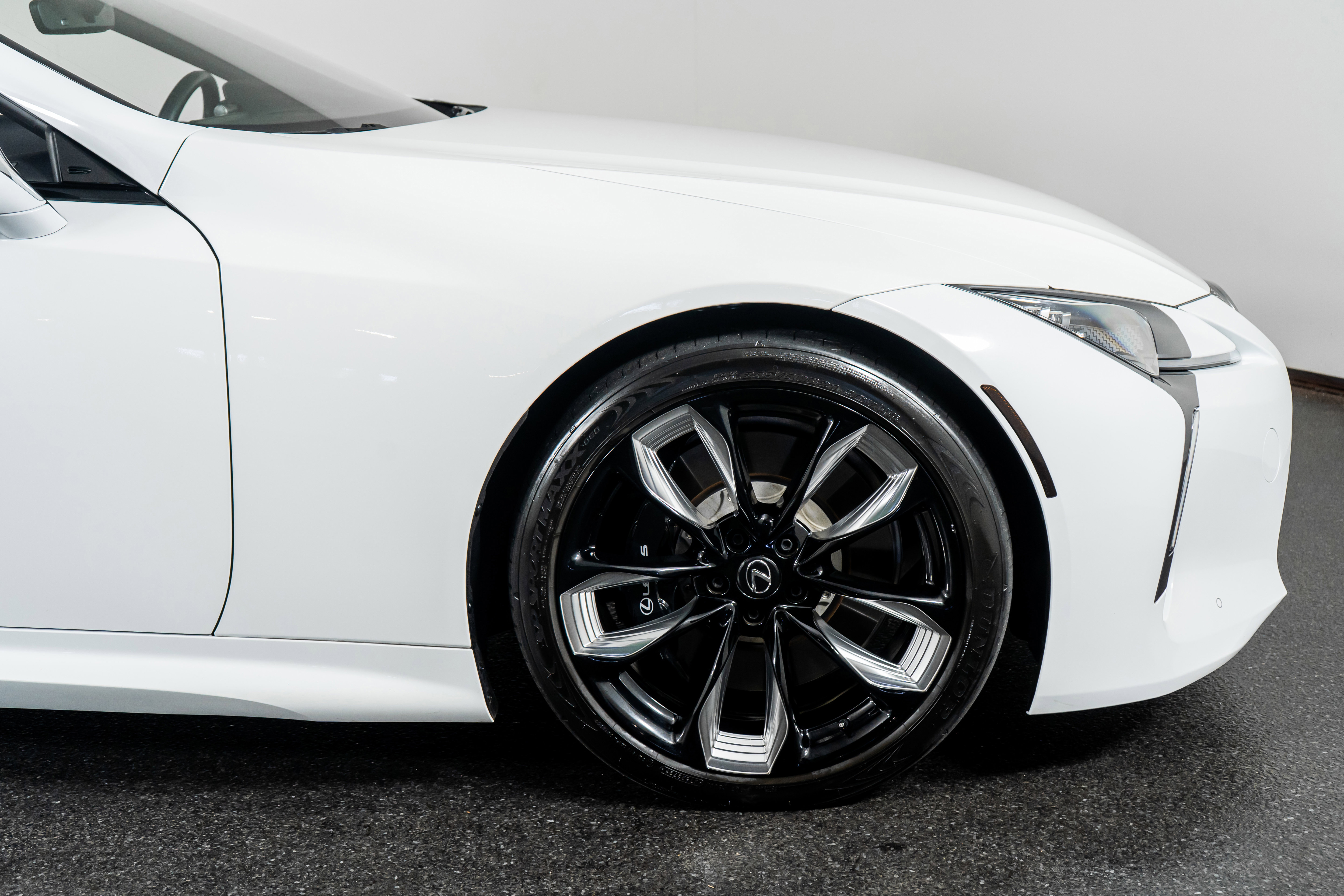 Used 2024 Lexus LC 500 Convertible image 7