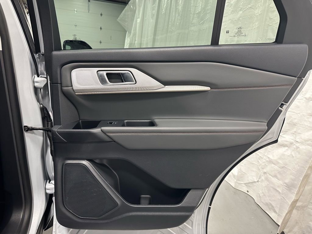 Used 2025 Ford Explorer Active image 55
