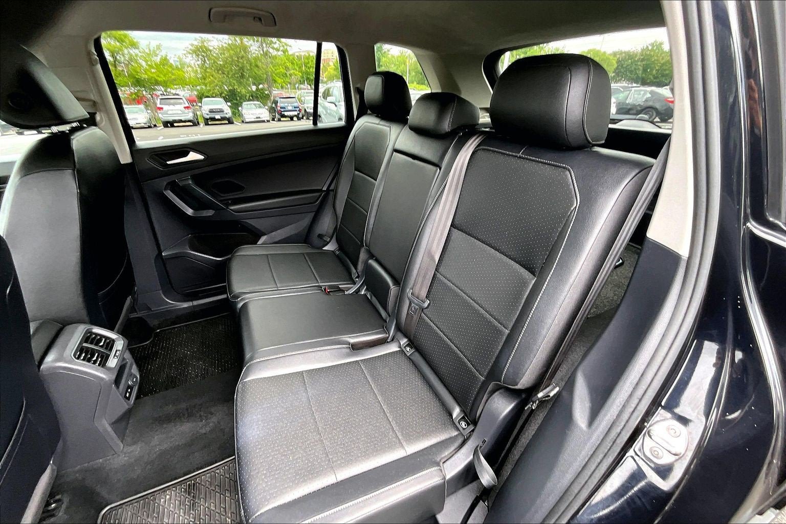 Used 2019 Volkswagen Tiguan SE AWD/4WD image 23