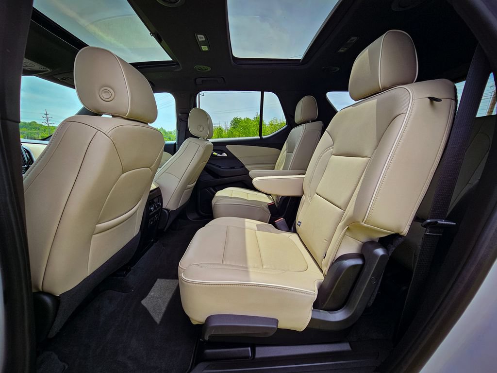 Used 2023 Chevrolet Traverse Premier AWD/4WD image 35