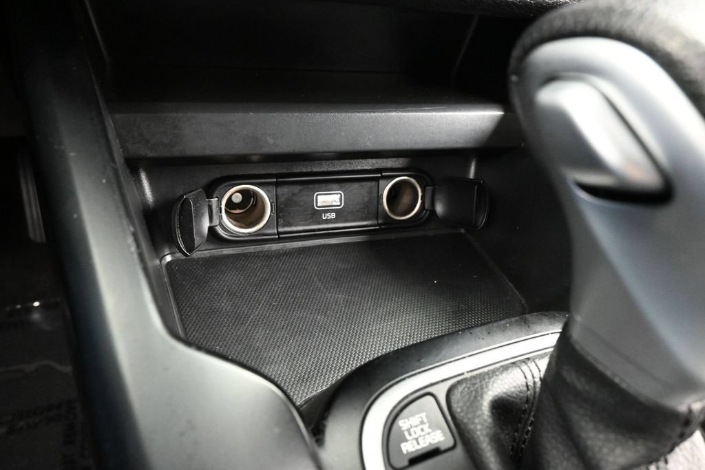 Used 2024 Kia Soul LX w/ Option Group 015 FWD image 23