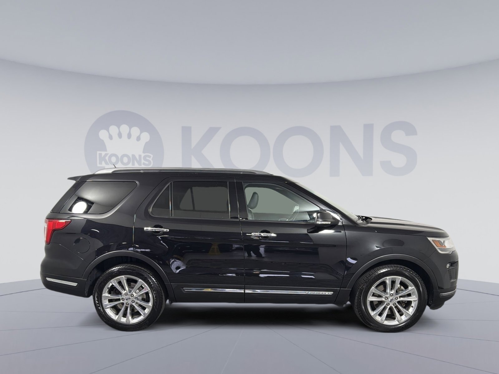 Used 2019 Ford Explorer Limited w/ Class III Trailer Tow Package image 8