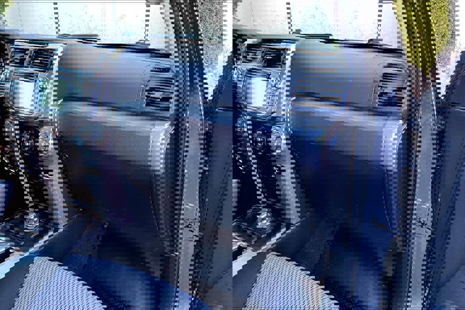 Used 2017 Toyota 4Runner SR5 image 18