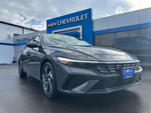 Used 2025 Hyundai Elantra SEL FWD image 17
