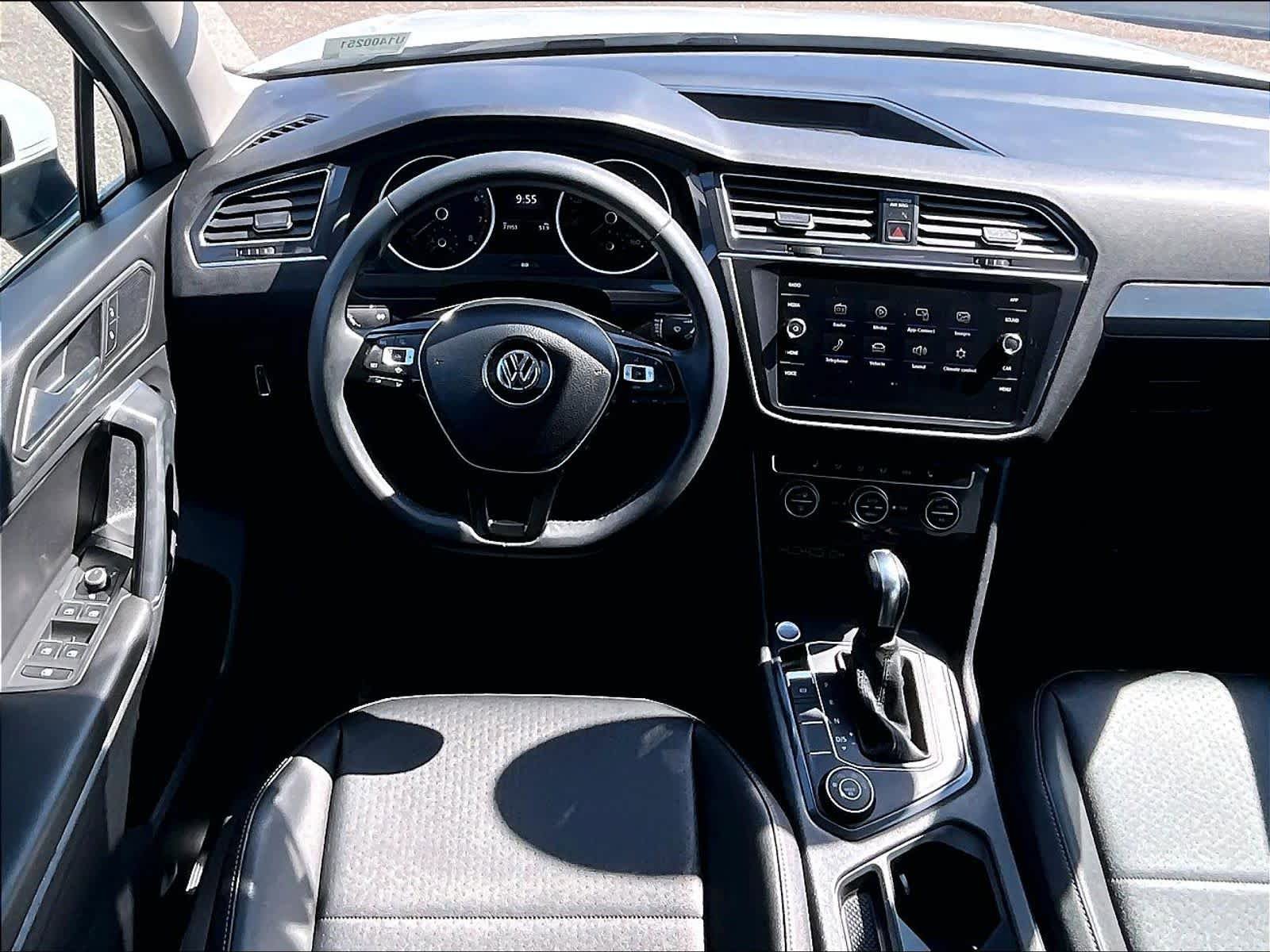 Used 2020 Volkswagen Tiguan SE AWD/4WD image 17