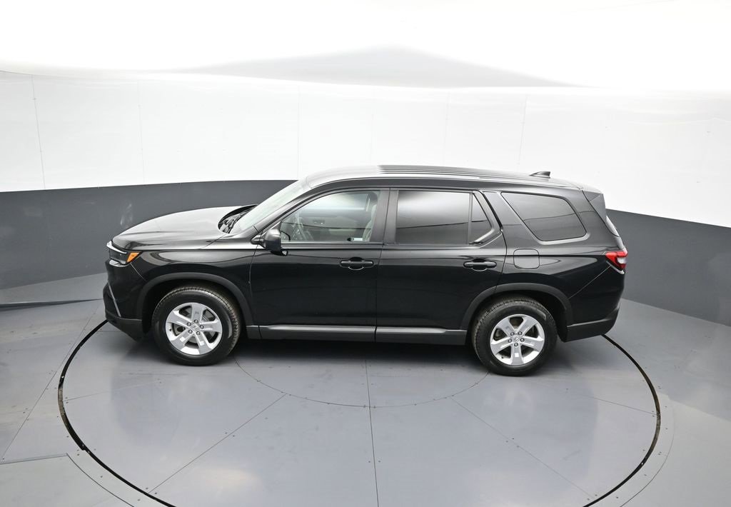 Used 2023 Honda Pilot LX image 41