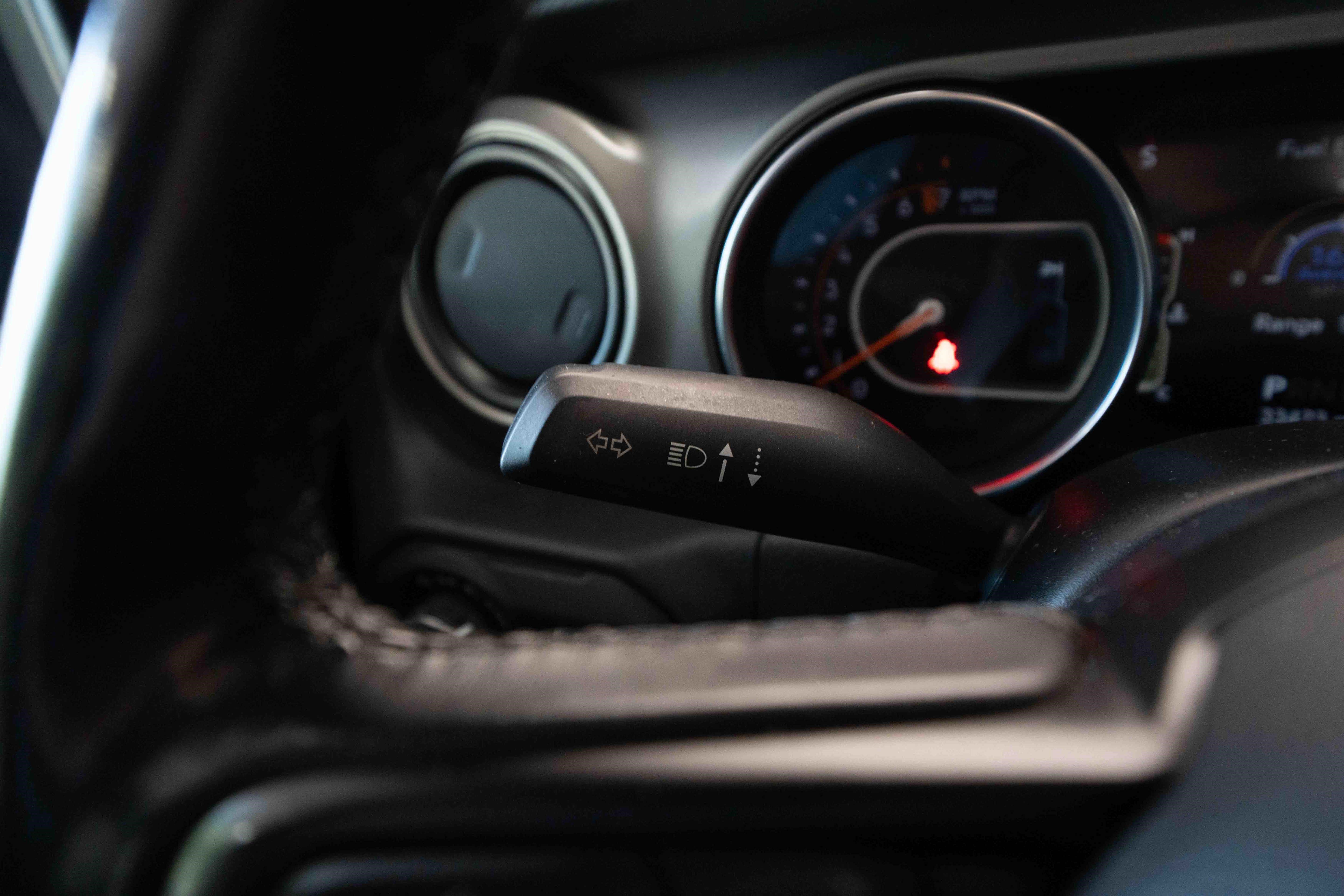 Used 2021 Jeep Gladiator Sport AWD/4WD image 13
