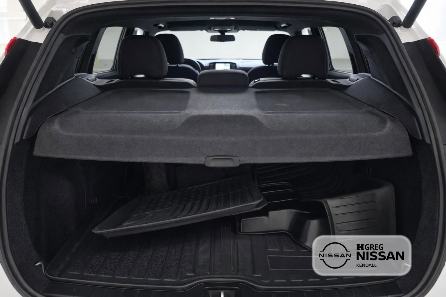 Used 2024 Volvo XC40 B5 Core AWD/4WD image 14