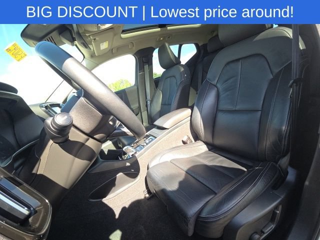 Used 2023 Volvo XC40 B5 Plus AWD/4WD image 27