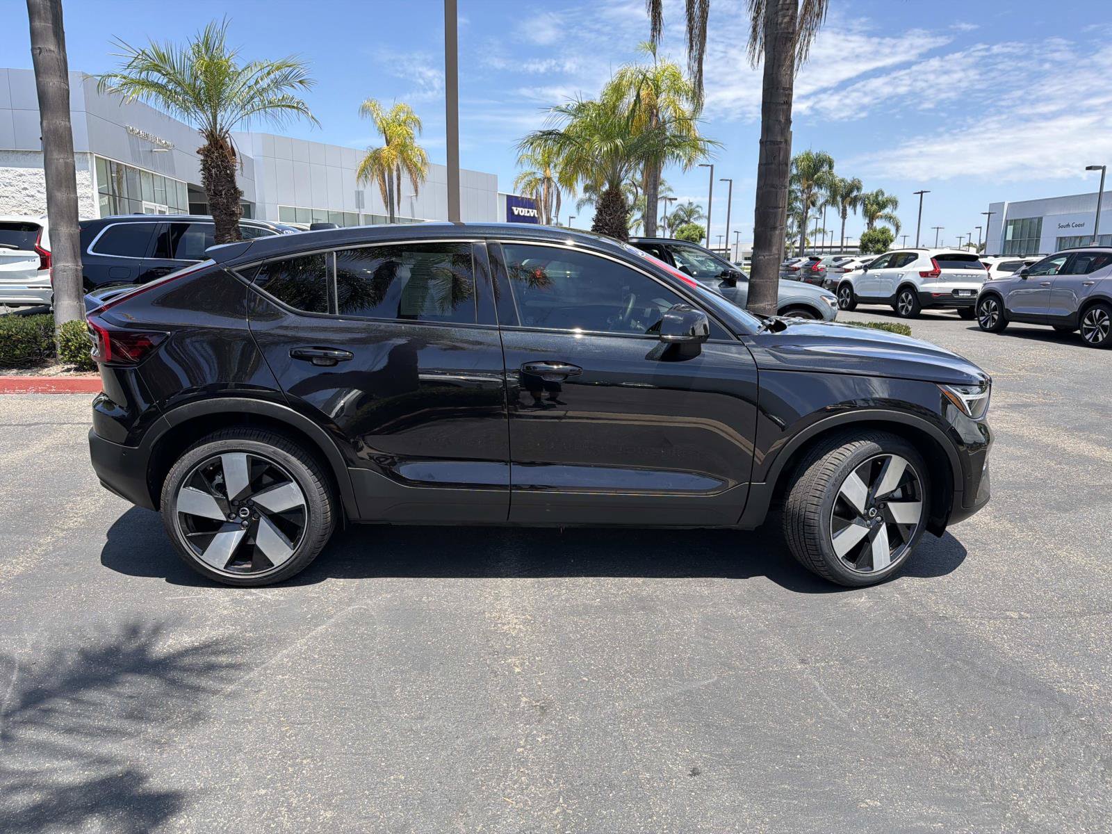 Certified 2023 Volvo C40 P8 Recharge Ultimate w/ Protection Package Premier AWD/4WD image 4