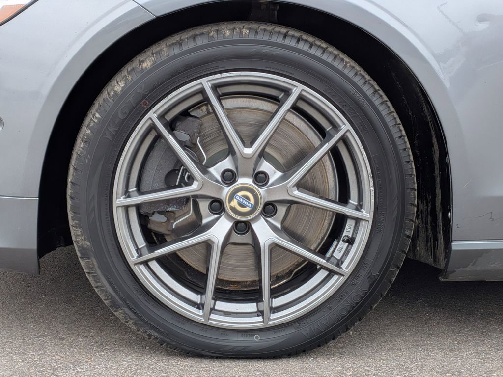 Used 2018 Volvo S90 T6 Momentum w/ Convenience Package image 10