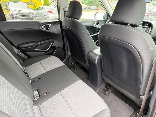 Used 2020 Kia Soul S FWD image 27