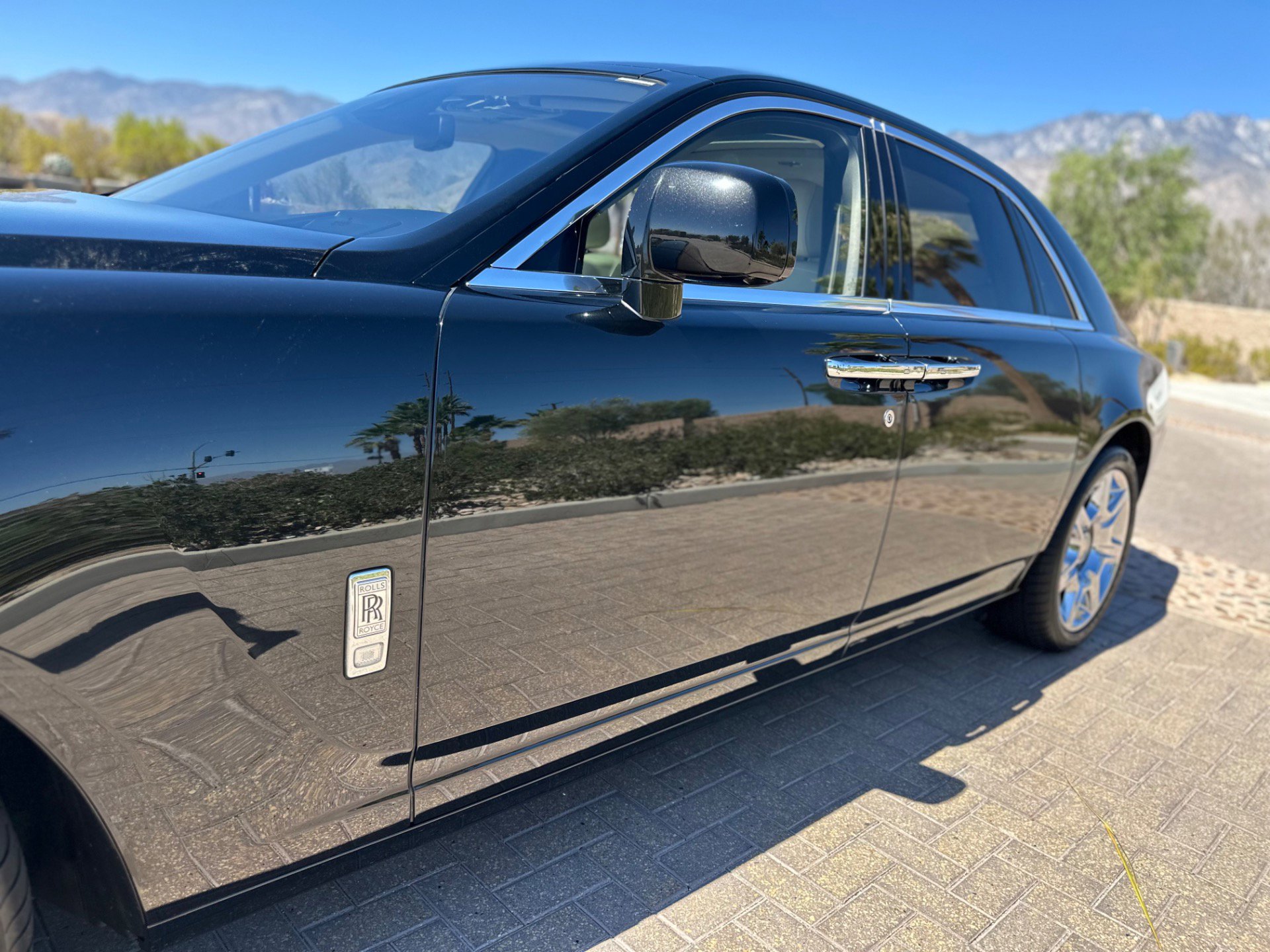 Used 2011 Rolls-Royce Ghost image 23