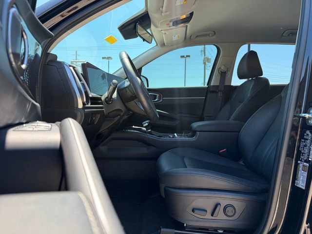 Certified 2025 Kia Sorento S FWD image 29