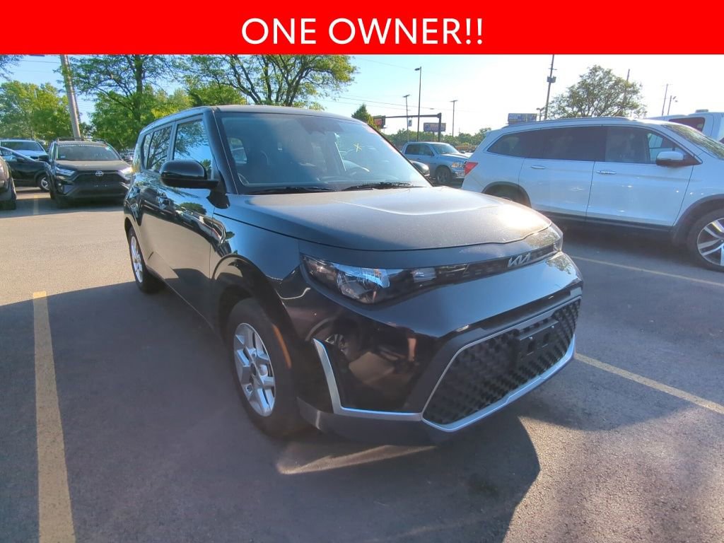 Used 2025 Kia Soul LX w/ LX Technology Package FWD image 3