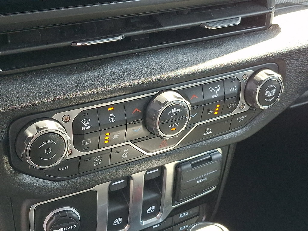 Certified 2025 Jeep Wrangler Sport AWD/4WD image 15