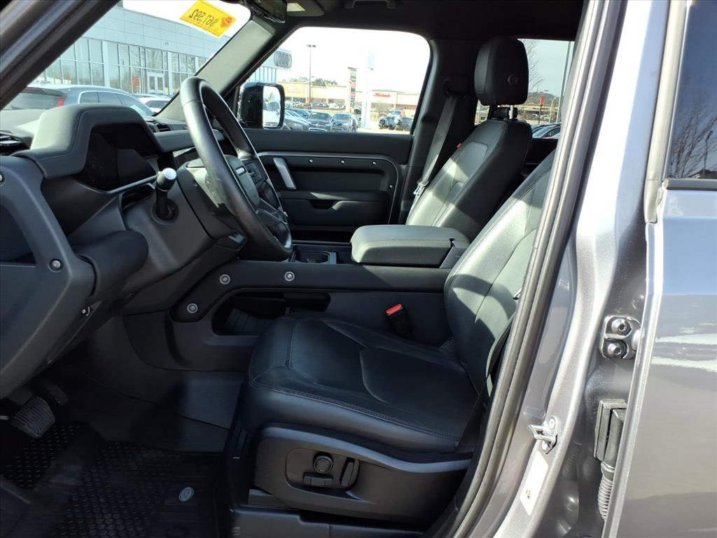 Certified 2024 Land Rover Defender 110 X-Dynamic SE image 9