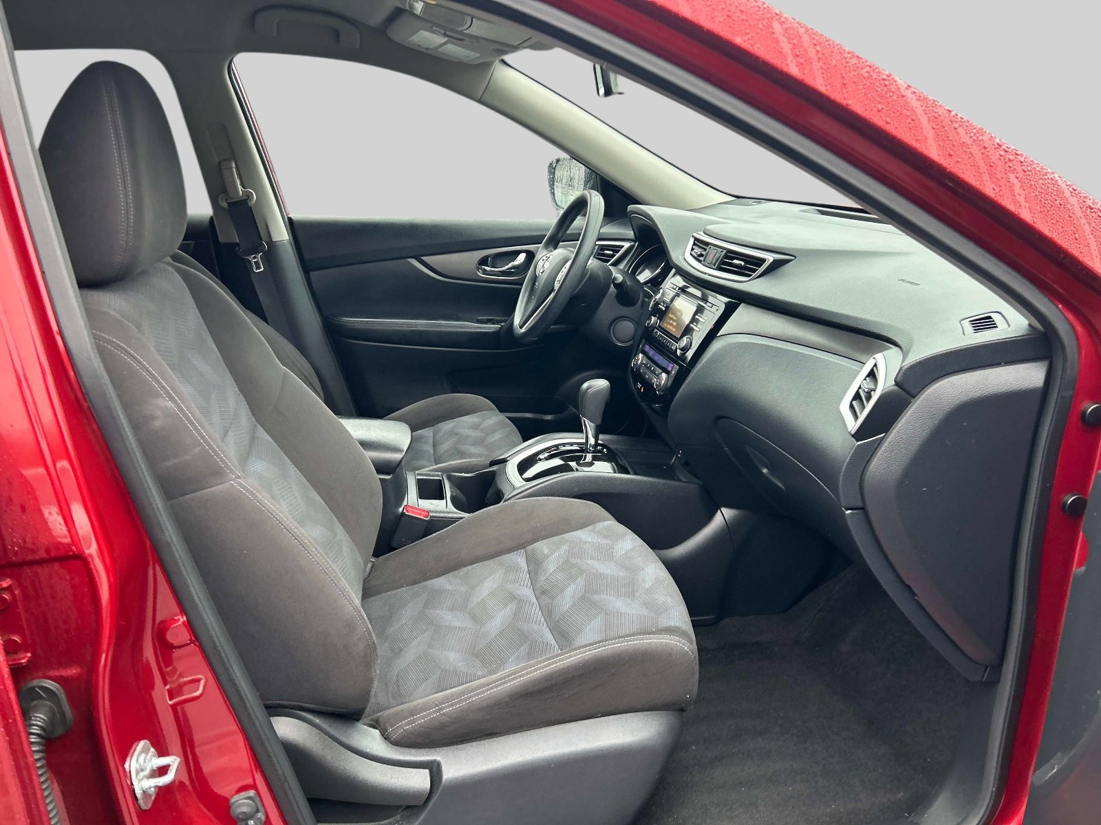 Used 2015 Nissan Rogue SV image 17