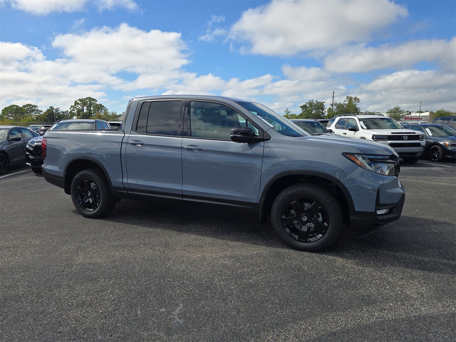 New 2026 Honda Ridgeline Black Edition image 2