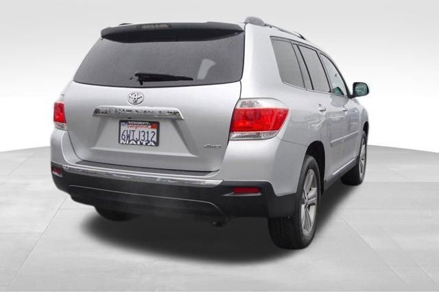 Used 2012 Toyota Highlander Limited w/ Tow Pkg image 3