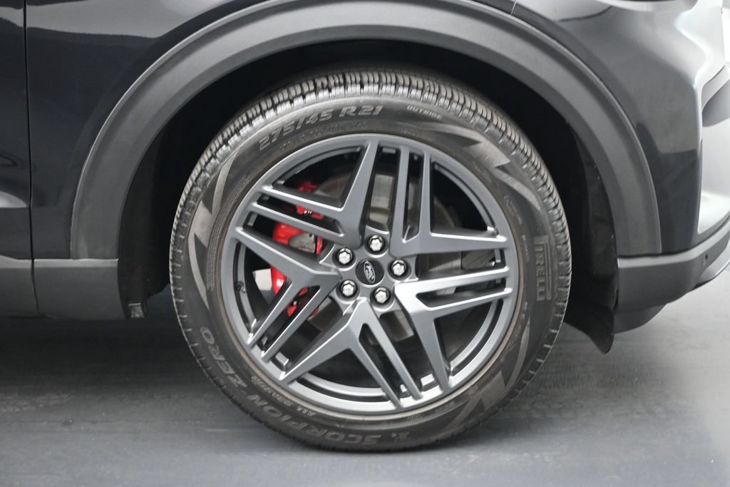 Used 2025 Ford Explorer ST RWD image 26