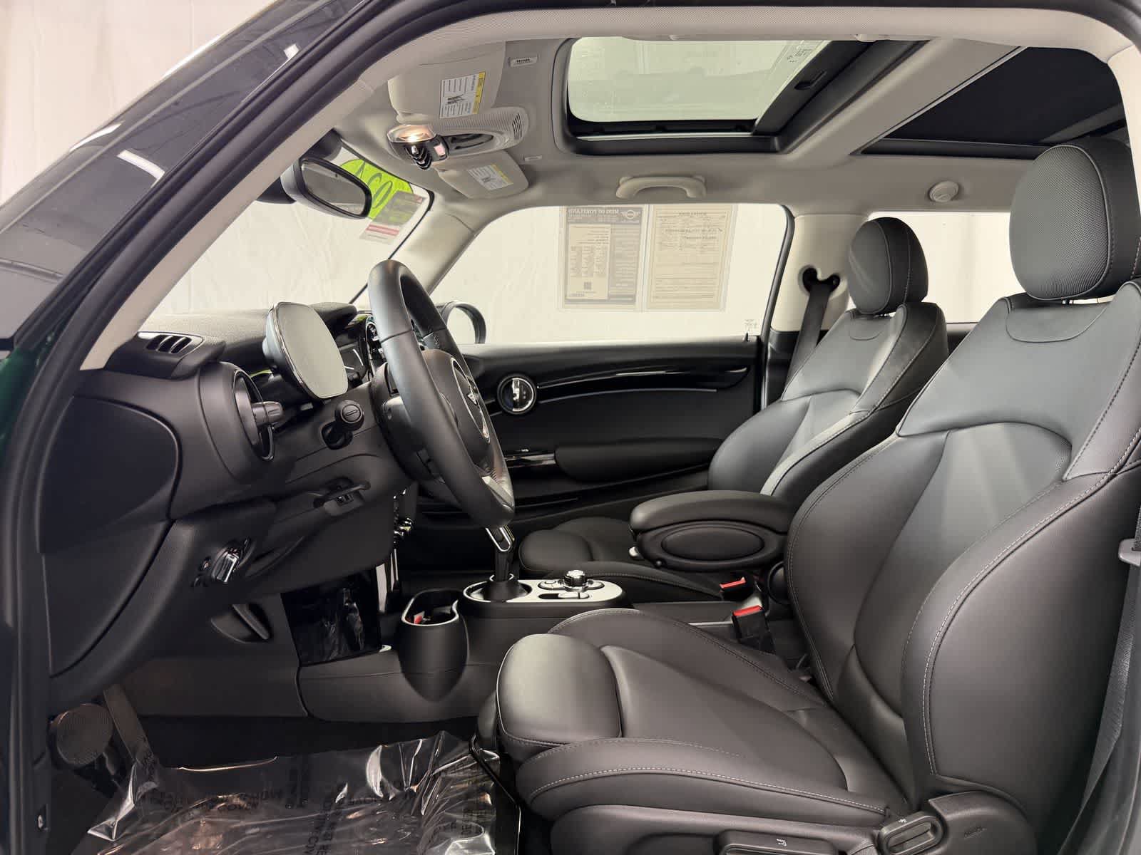 Used 2024 MINI Cooper SE FWD image 10