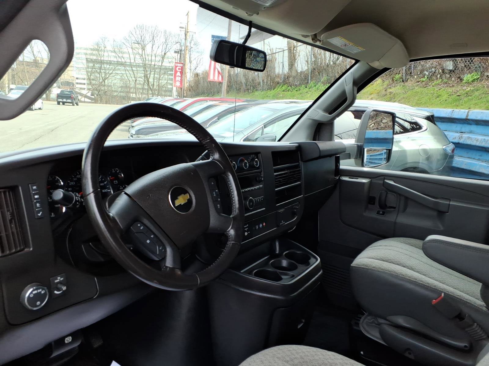 Used 2021 Chevrolet Express 3500 w/ Power Convenience Package image 9