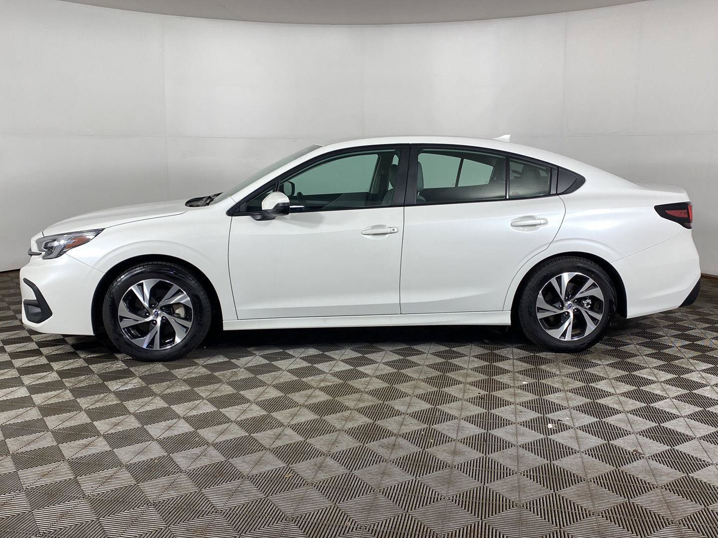 Used 2025 Subaru Legacy Premium AWD/4WD image 8