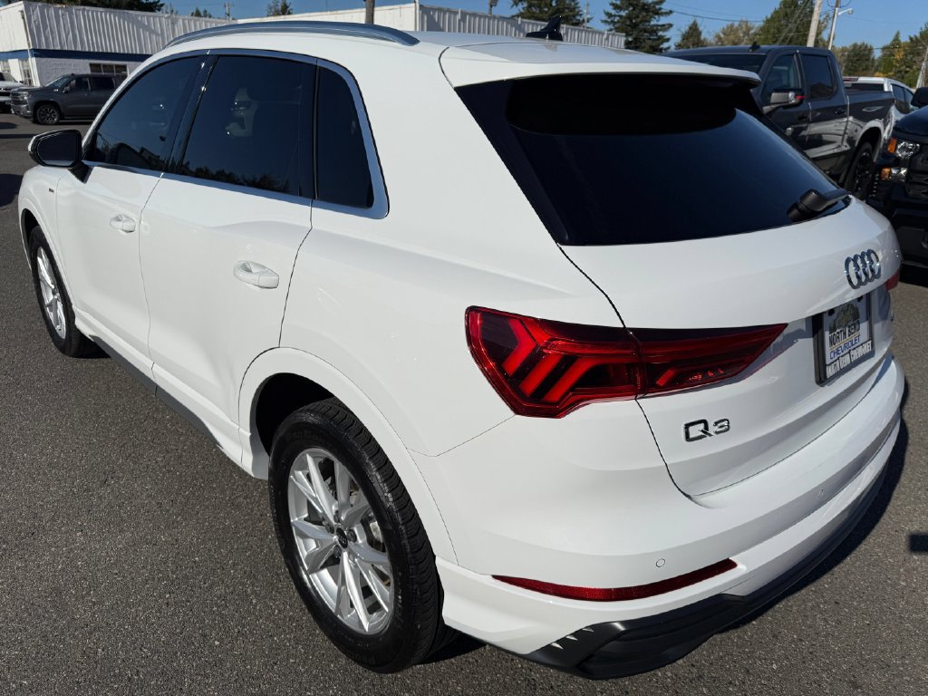Used 2022 Audi Q3 2.0T Premium w/ Convenience Package AWD/4WD image 7