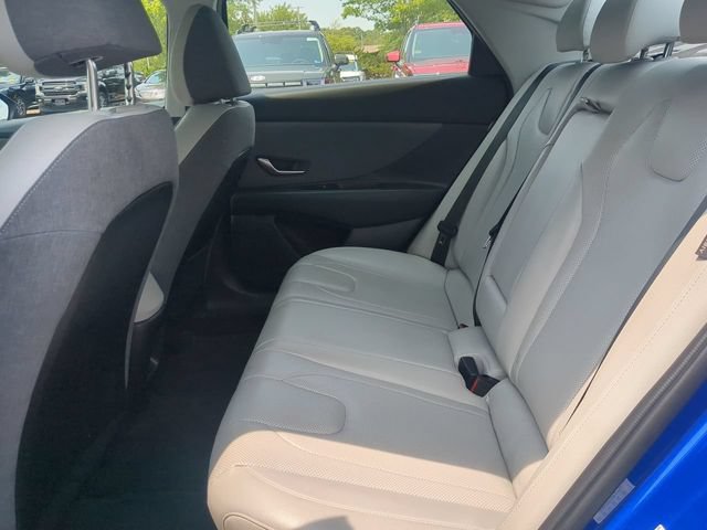 Used 2024 Hyundai Elantra Limited FWD image 12
