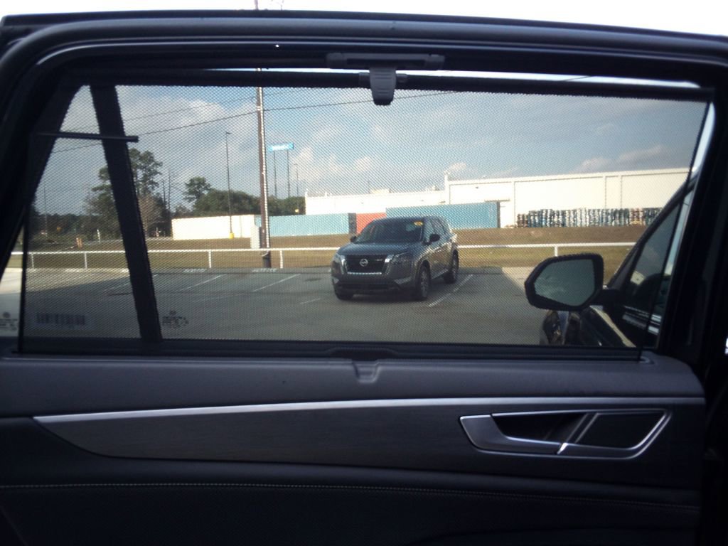 Used 2025 Volkswagen Atlas Cross Sport SE image 29