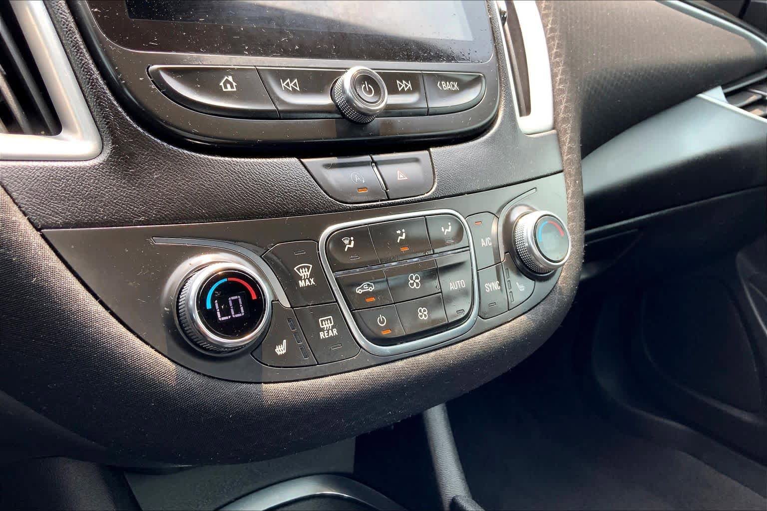 Used 2023 Chevrolet Malibu LT FWD image 34