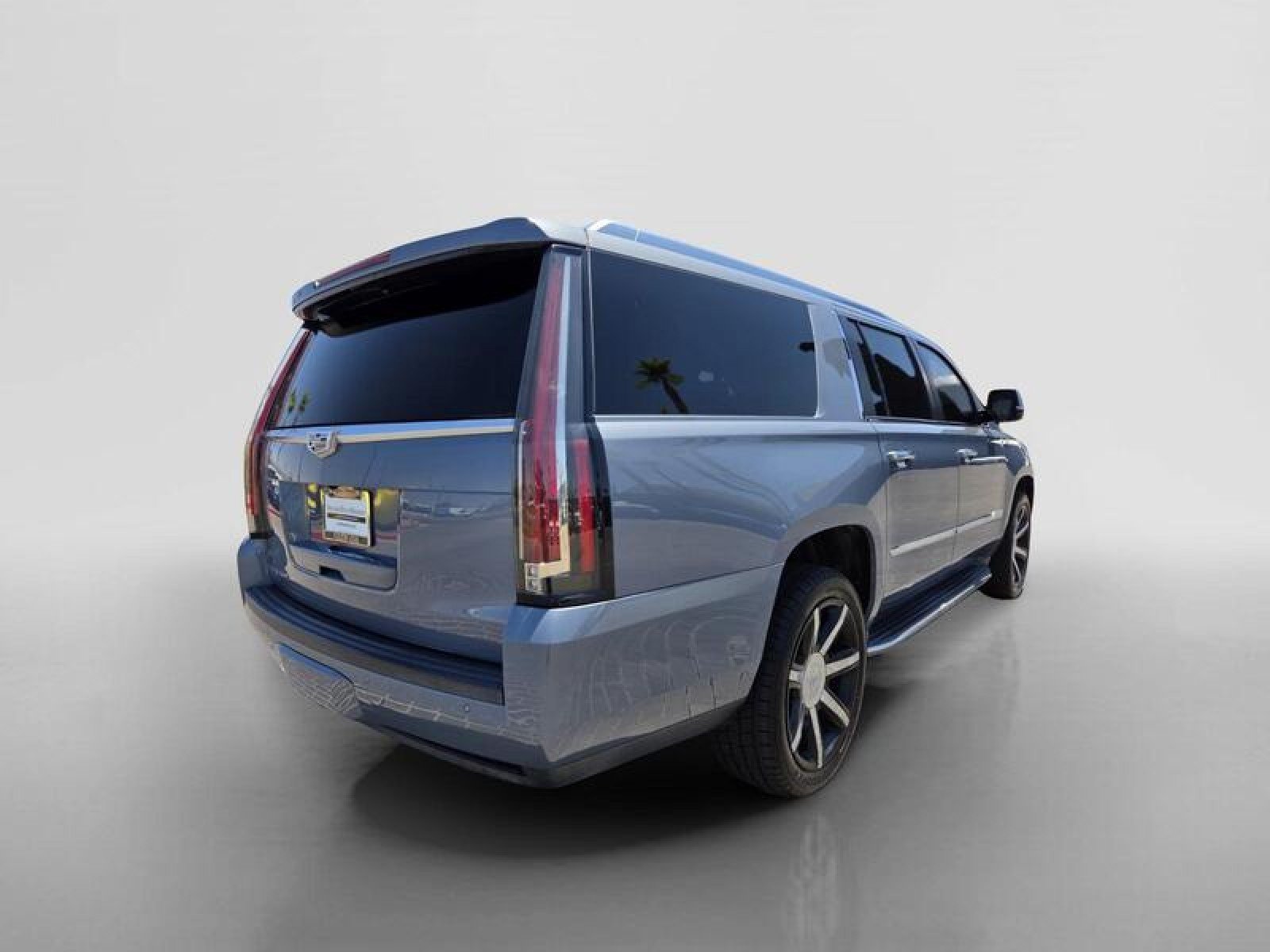 Used 2016 Cadillac Escalade ESV Luxury AWD/4WD image 5