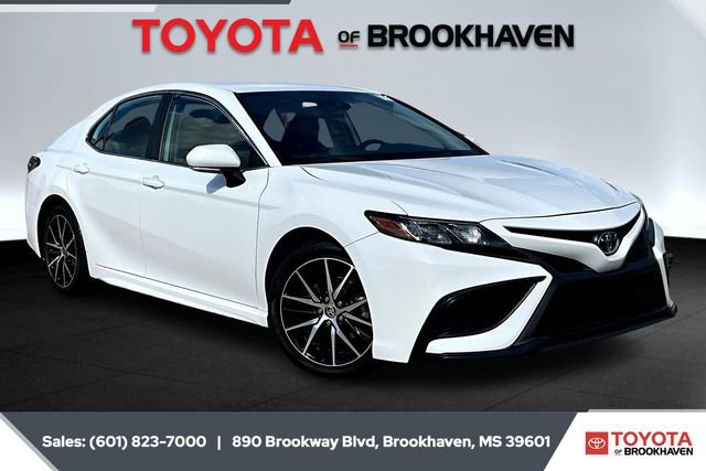 Used 2024 Toyota Camry SE image 1