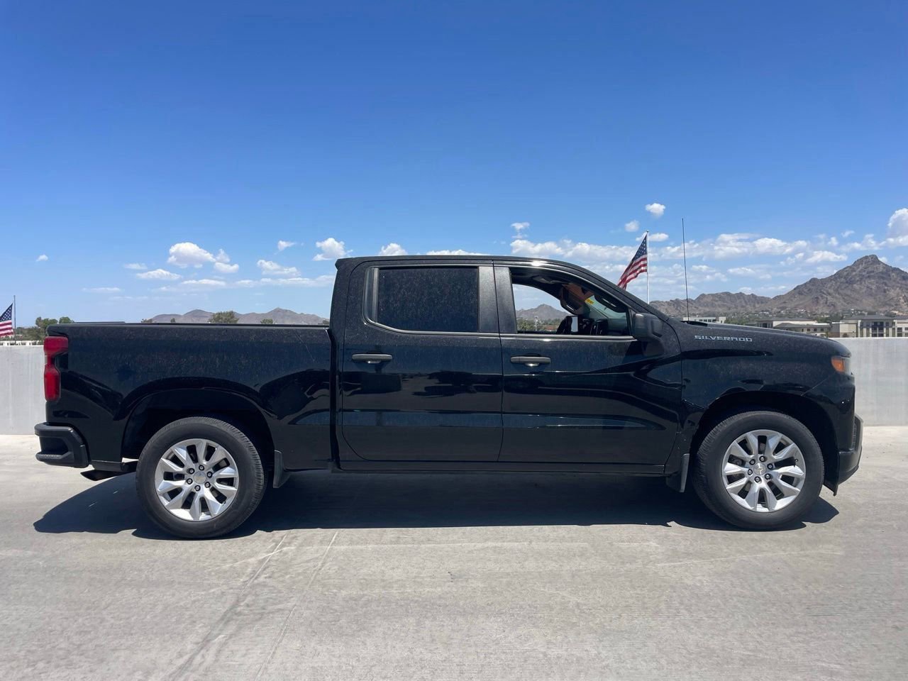 Used 2022 Chevrolet Silverado 1500 Custom RWD image 3