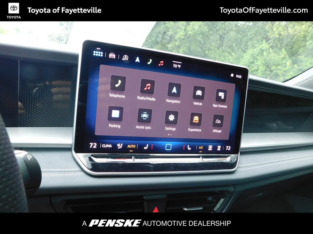 Used 2025 Volkswagen Tiguan SE R-Line AWD/4WD image 10
