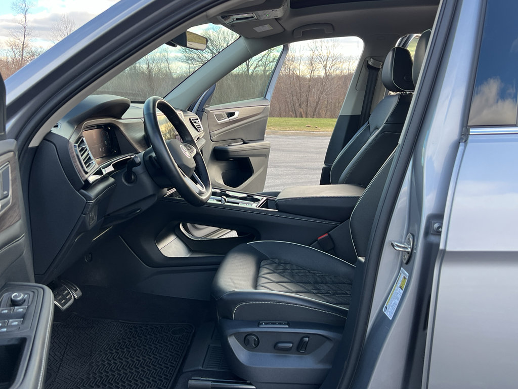 Used 2024 Volkswagen Atlas SEL Premium R-Line image 13