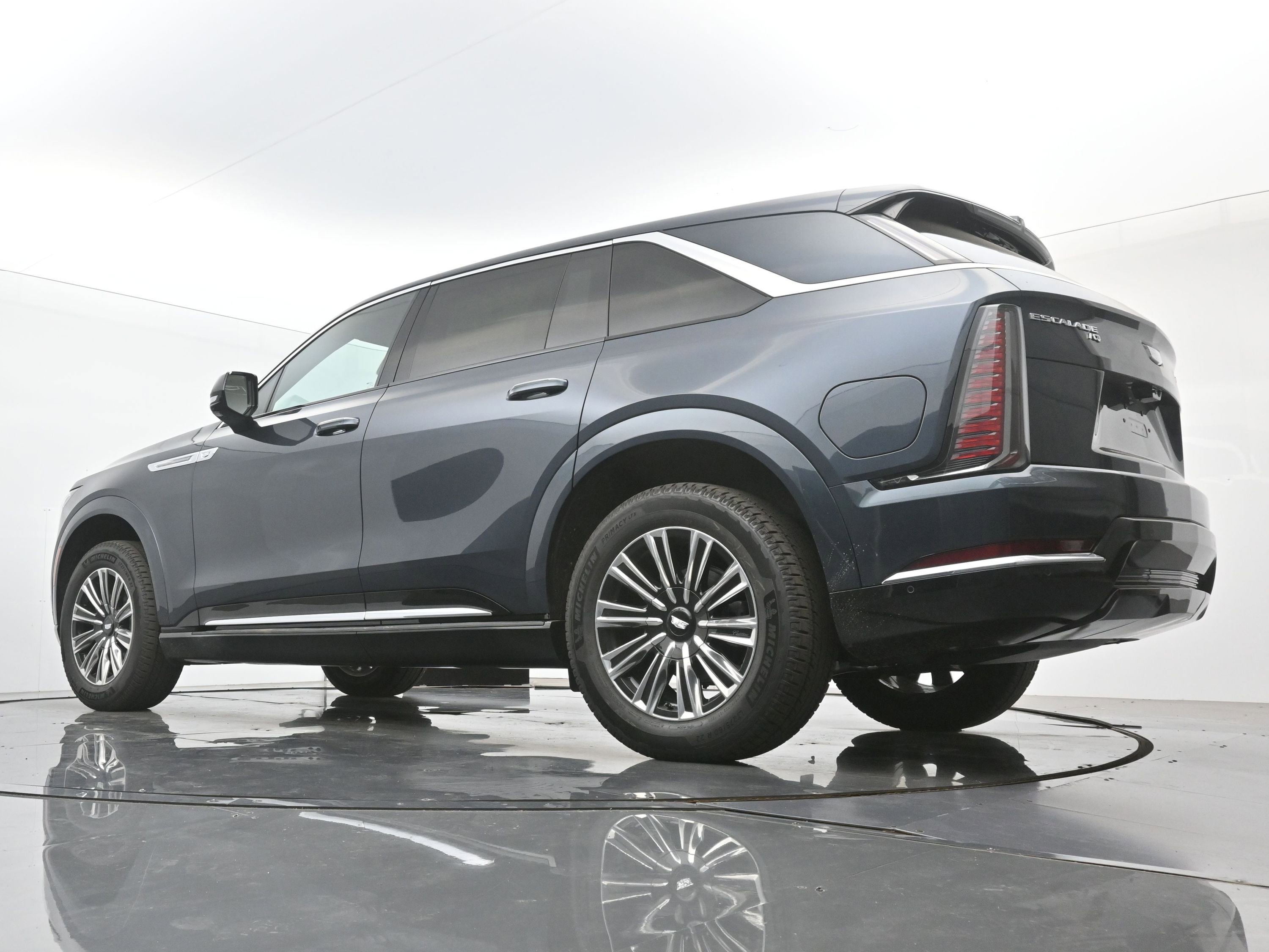 New 2026 Cadillac Escalade IQ Luxury 1 w/ LPO, Floor Liner Package image 17