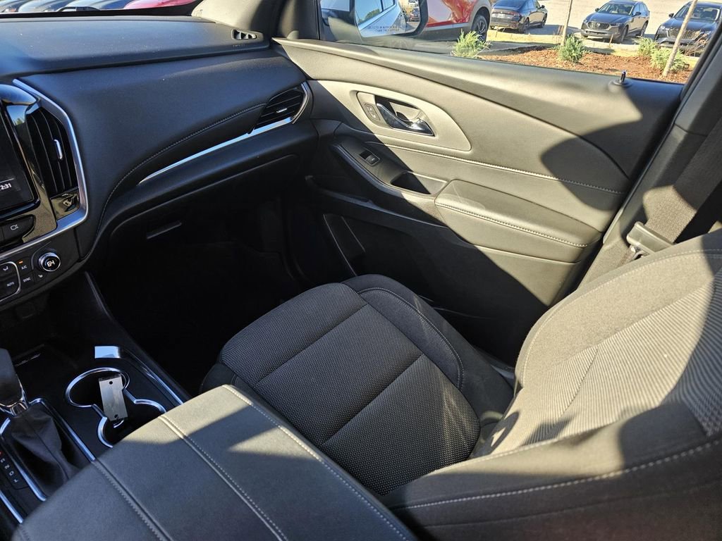 Used 2022 Chevrolet Traverse LT w/ LPO, Floor Liner Package image 28
