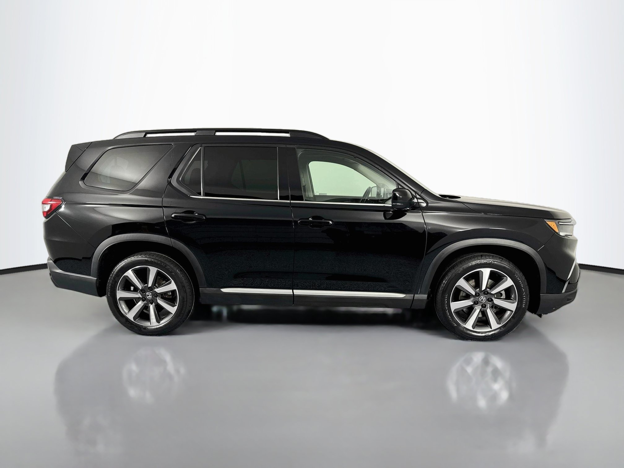 Certified 2023 Honda Pilot Elite image 4