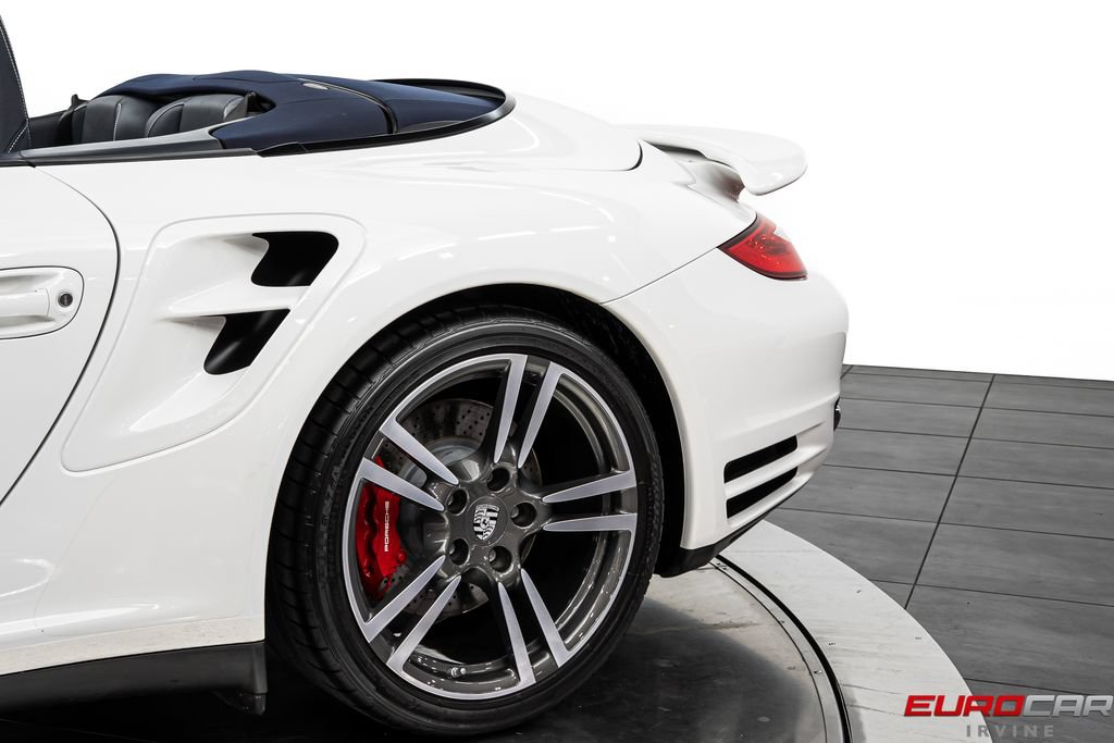 Used 2010 Porsche 911 Turbo AWD/4WD image 17
