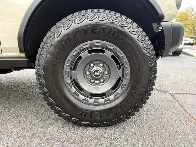 Used 2025 Ford Bronco Badlands image 32