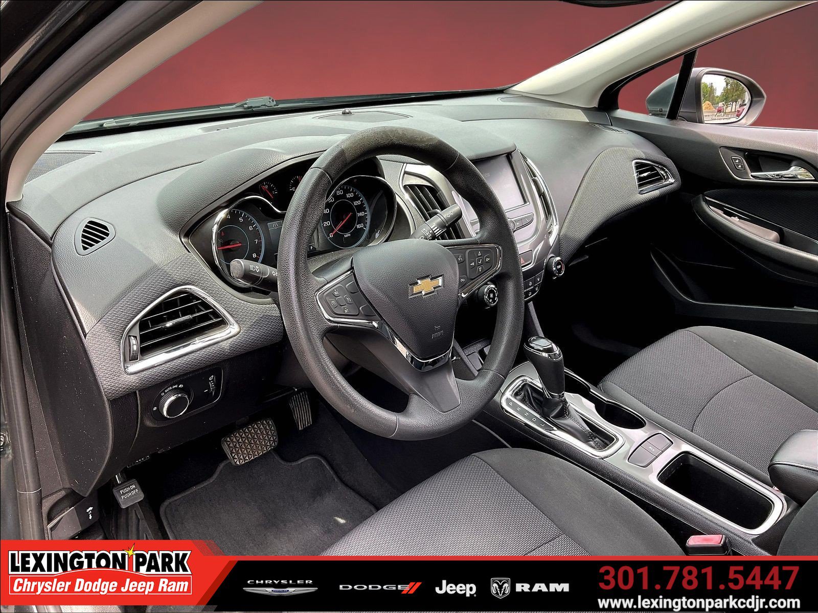 Used 2017 Chevrolet Cruze LT FWD image 16