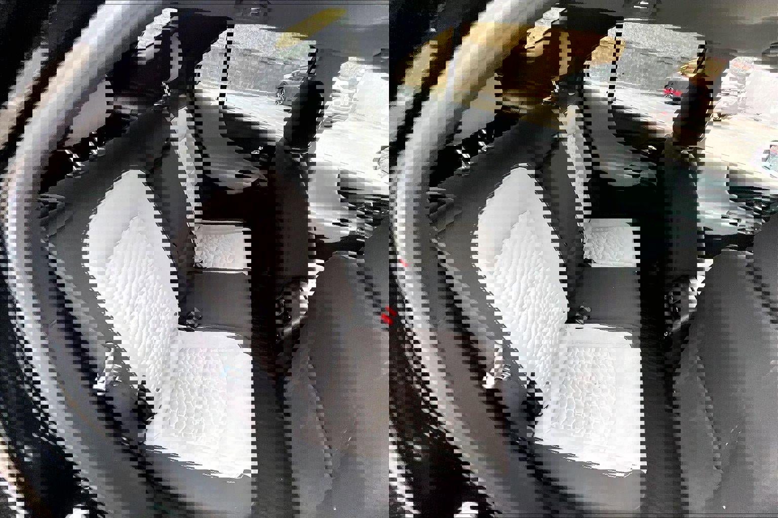 Used 2021 Chevrolet Equinox LS w/ LS Convenience Package image 22