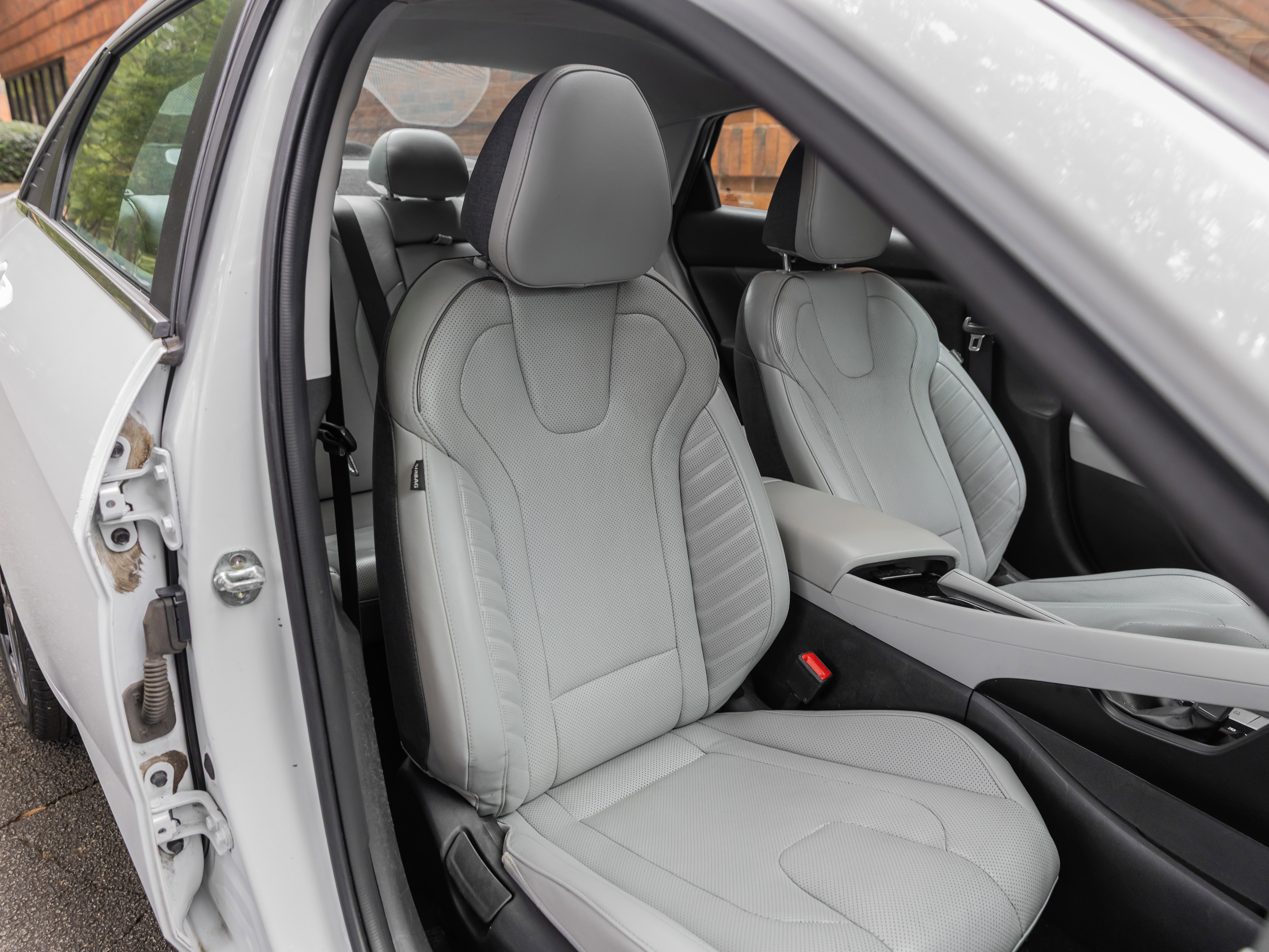 Used 2021 Hyundai Elantra Limited image 13