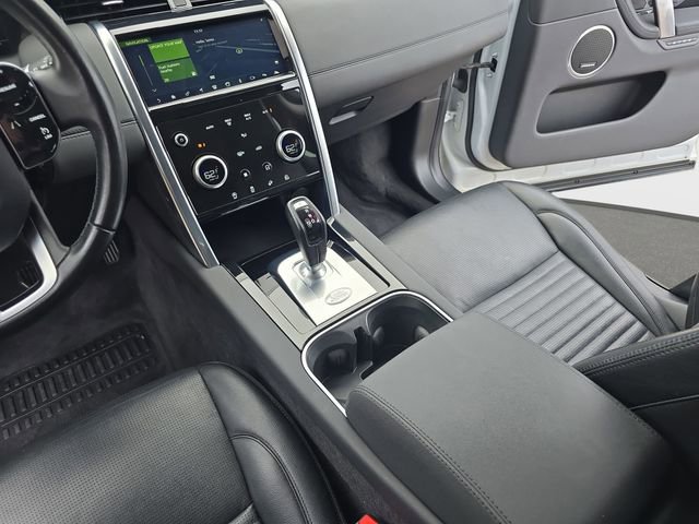 Used 2020 Land Rover Discovery Sport SE image 28