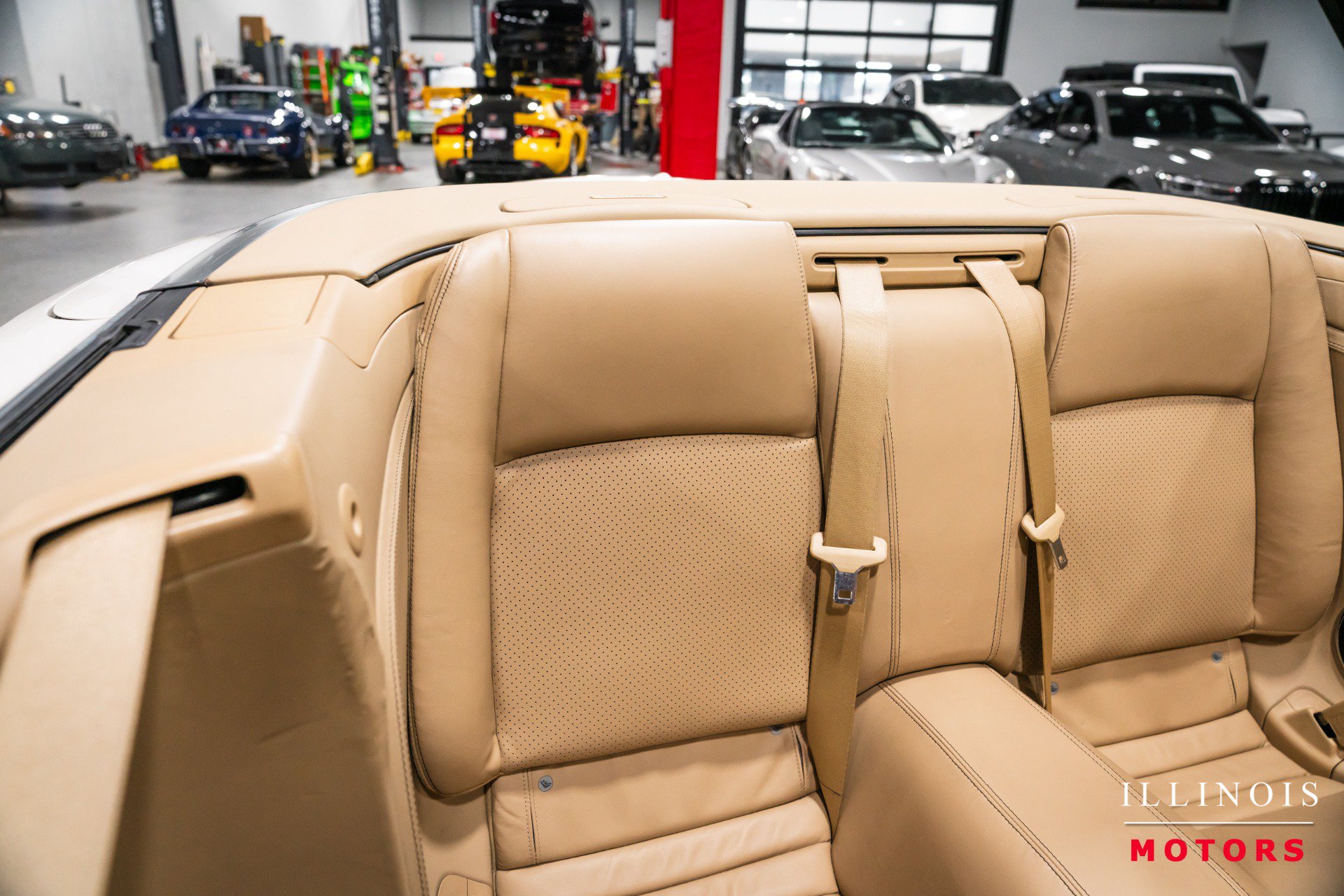 Used 2010 Jaguar XKR R RWD image 31