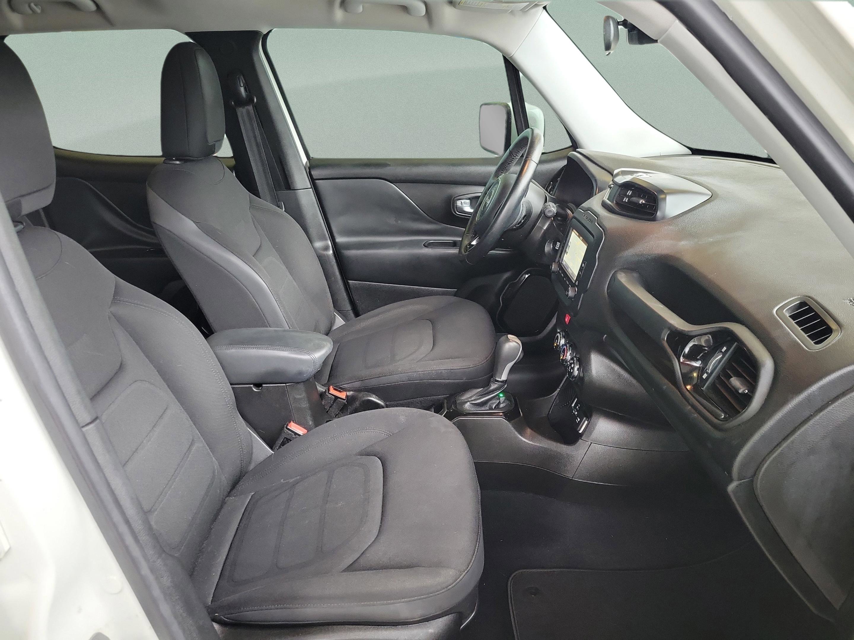 Used 2017 Jeep Renegade Altitude image 9