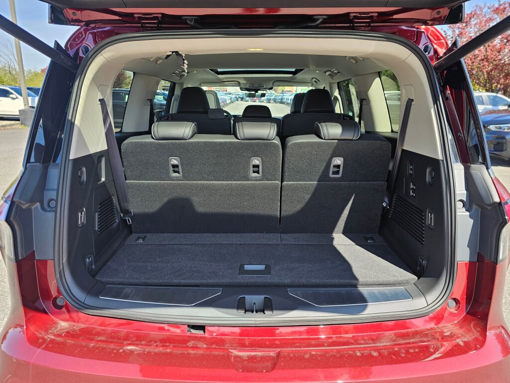 New 2025 INFINITI QX80 Luxe image 19